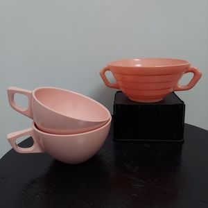 Vintage Stetson Melmac Tea Cups and Pink Hazel Atlas Moderntone Platonite Bowl